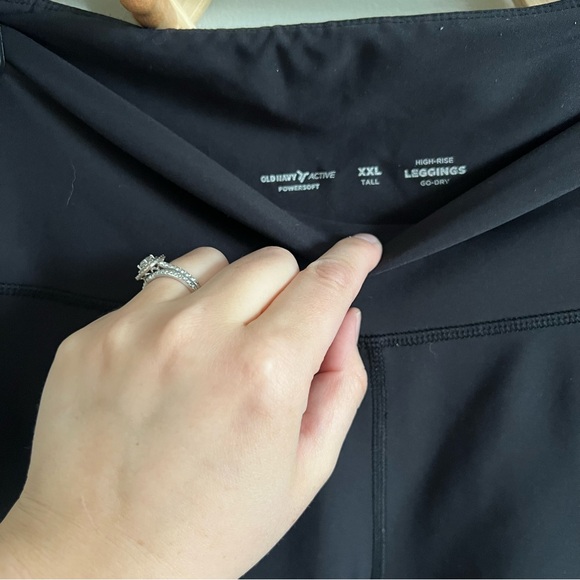 Old Navy High Waisted Powersoft Leggings 7/8 length black - xxl - Picture 2 of 5
